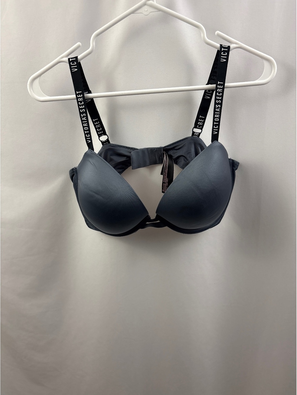Victoria's Secret Very Sexy Push Up Bra 38D Gray with Logo Straps